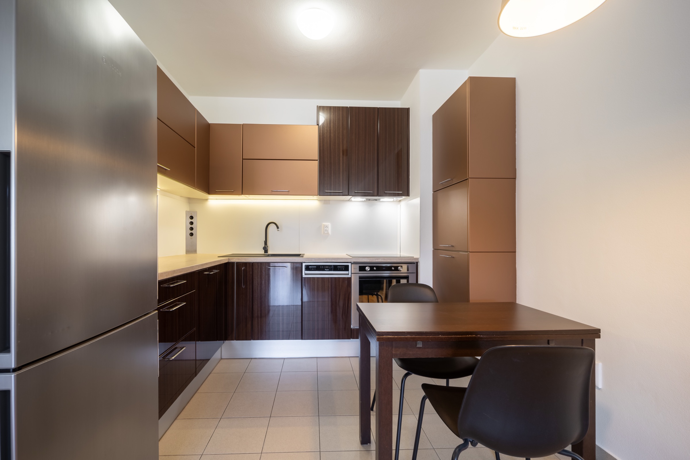 Cocina con rincón de comedor, piso de 2 habitaciones en Bratislavská, Záhorská Bystrica